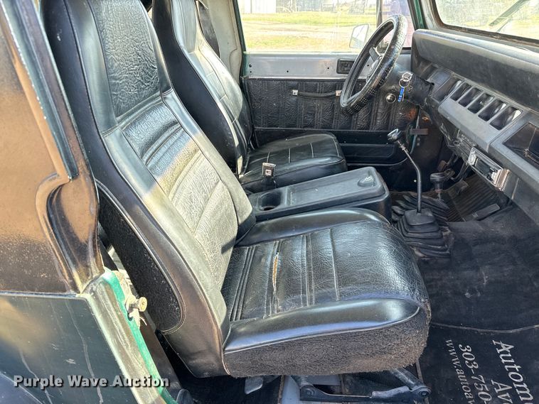 image for item NH9051 1987 Jeep Wrangler Laredo SUV