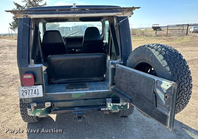 image for item NH9051 1987 Jeep Wrangler Laredo SUV