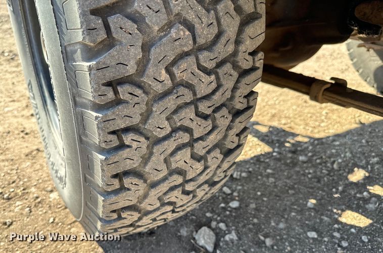 image for item NH9051 1987 Jeep Wrangler Laredo SUV