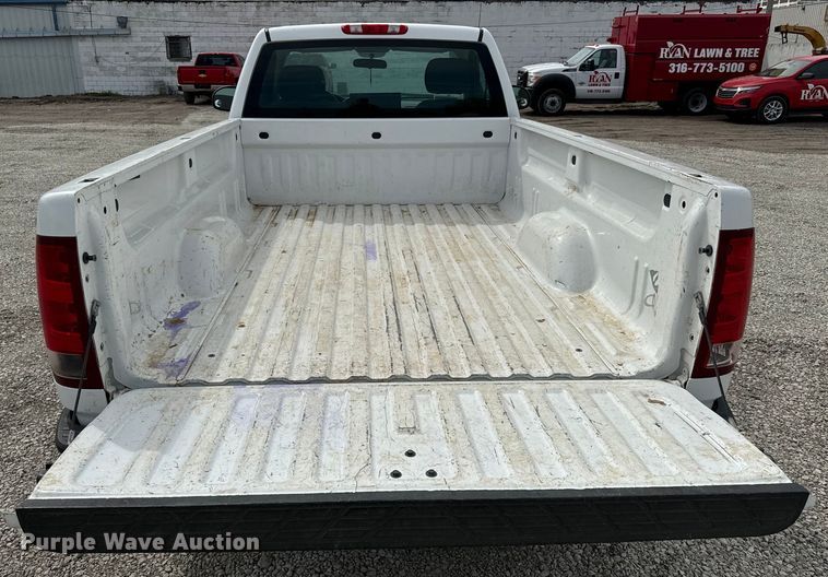 image for item NH9063 2010 GMC Sierra 1500 pickup truck