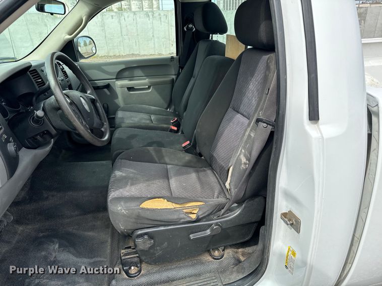 image for item NH9063 2010 GMC Sierra 1500 pickup truck