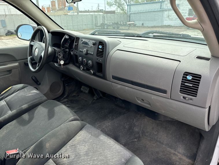 image for item NH9063 2010 GMC Sierra 1500 pickup truck