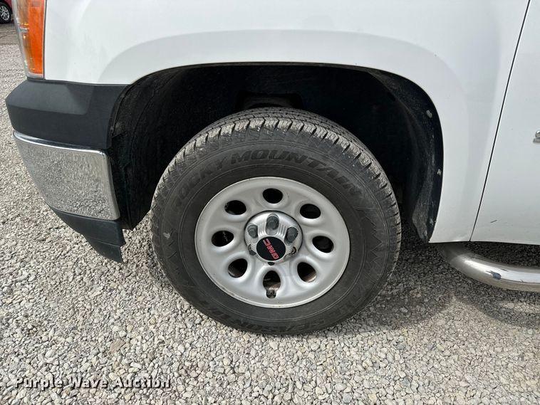 image for item NH9063 2010 GMC Sierra 1500 pickup truck