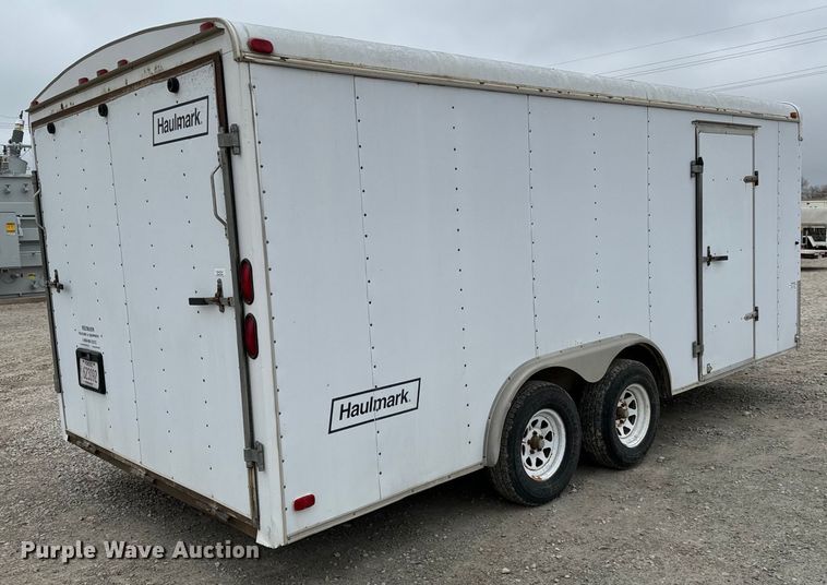 image for item NH9068 2000 Haulmark G818T2-102 enclosed cargo trailer