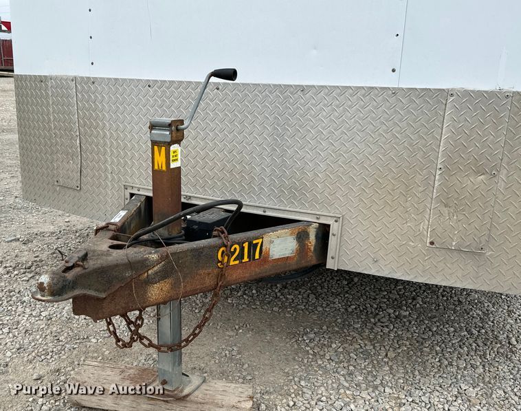 image for item NH9068 2000 Haulmark G818T2-102 enclosed cargo trailer