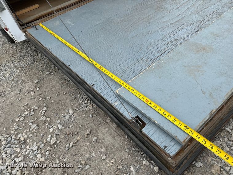 image for item NH9068 2000 Haulmark G818T2-102 enclosed cargo trailer