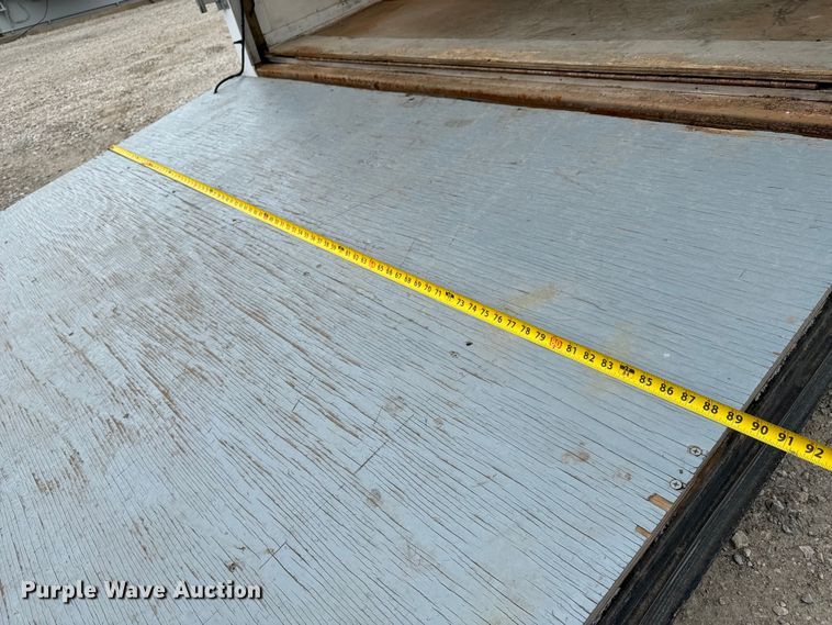 image for item NH9068 2000 Haulmark G818T2-102 enclosed cargo trailer