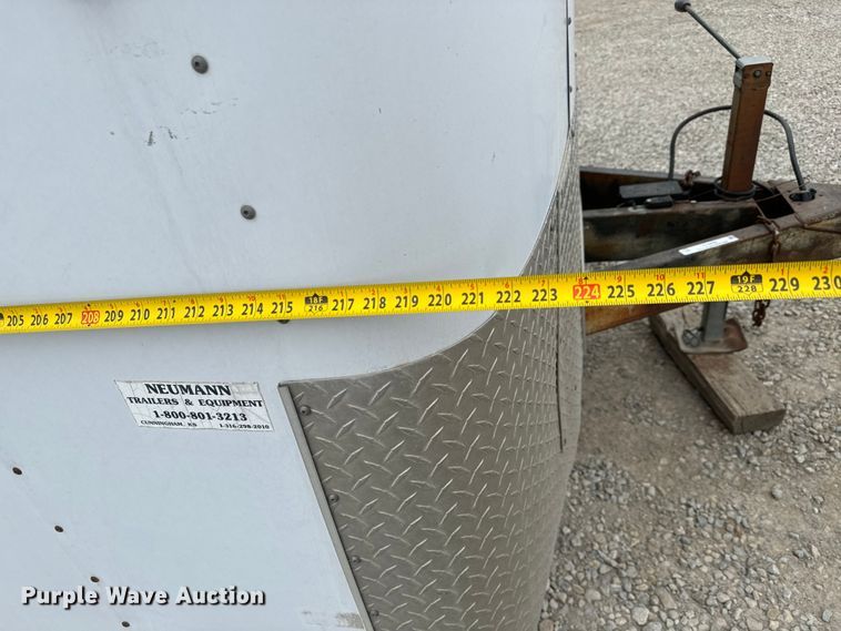 image for item NH9068 2000 Haulmark G818T2-102 enclosed cargo trailer