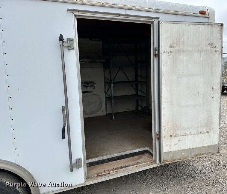 image for item NH9068 2000 Haulmark G818T2-102 enclosed cargo trailer