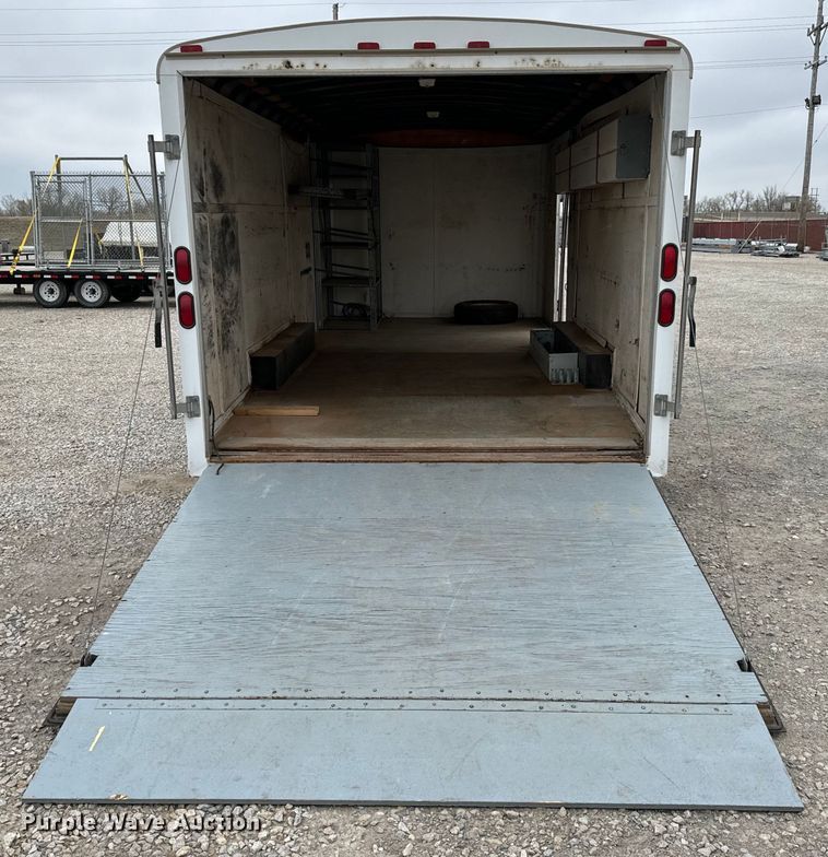 image for item NH9068 2000 Haulmark G818T2-102 enclosed cargo trailer