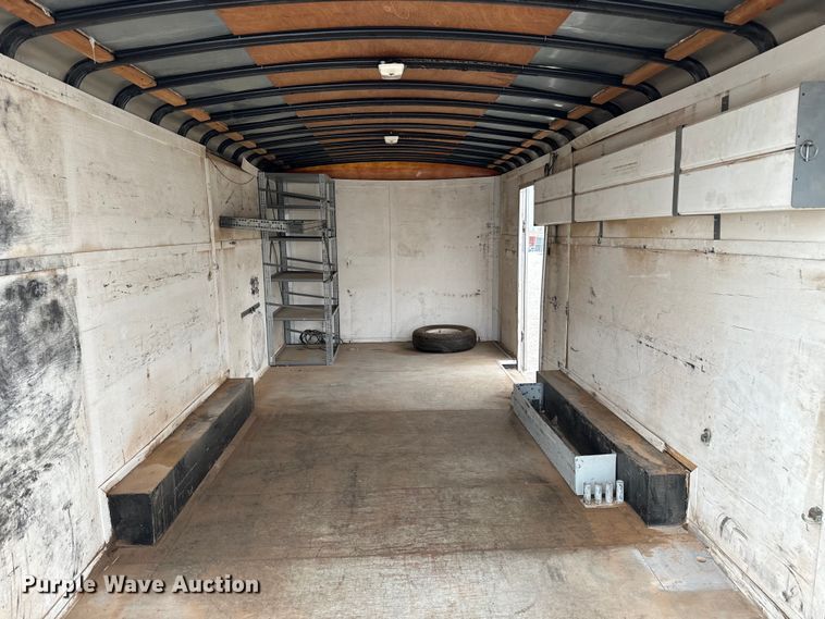 image for item NH9068 2000 Haulmark G818T2-102 enclosed cargo trailer