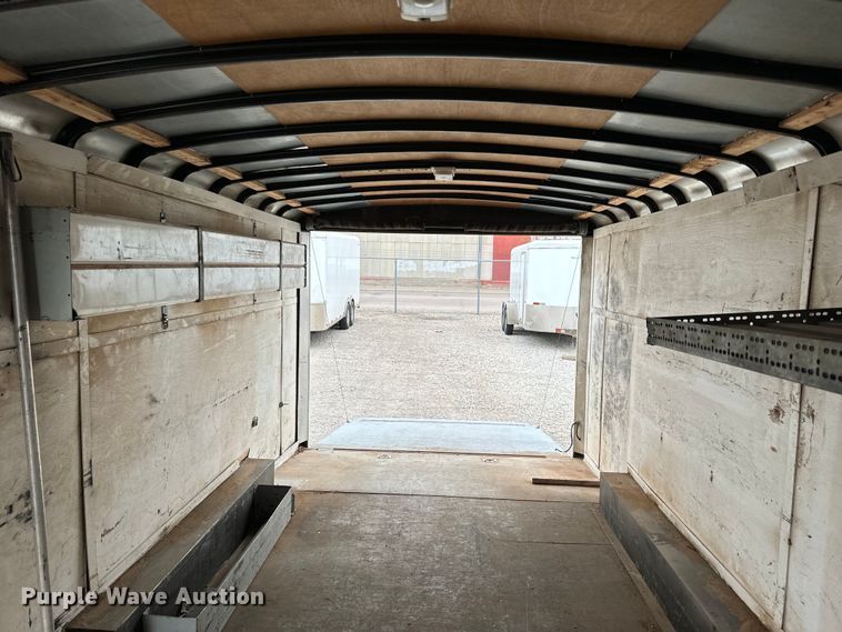 image for item NH9068 2000 Haulmark G818T2-102 enclosed cargo trailer