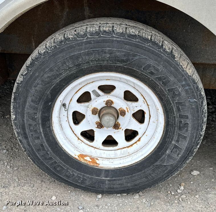 image for item NH9068 2000 Haulmark G818T2-102 enclosed cargo trailer