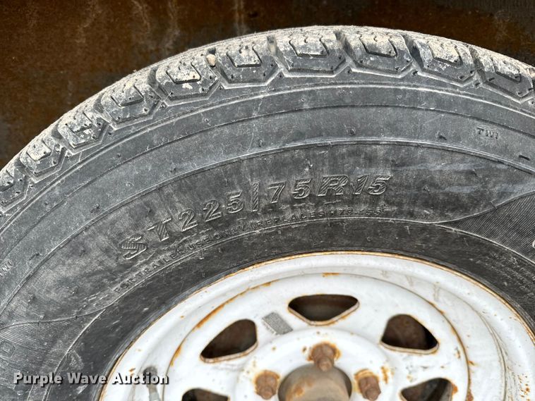 image for item NH9068 2000 Haulmark G818T2-102 enclosed cargo trailer