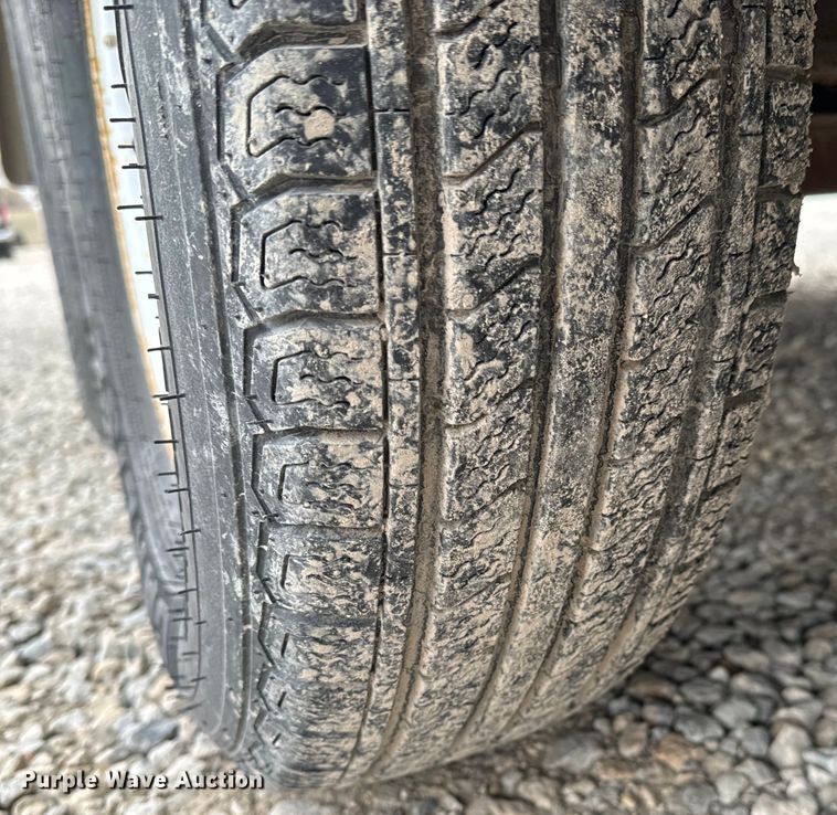 image for item NH9068 2000 Haulmark G818T2-102 enclosed cargo trailer