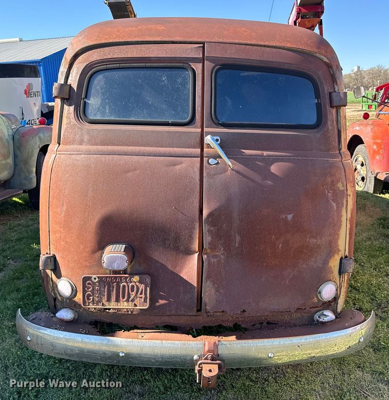 image for item NH9073 1948 Chevrolet  Carryall  SUV