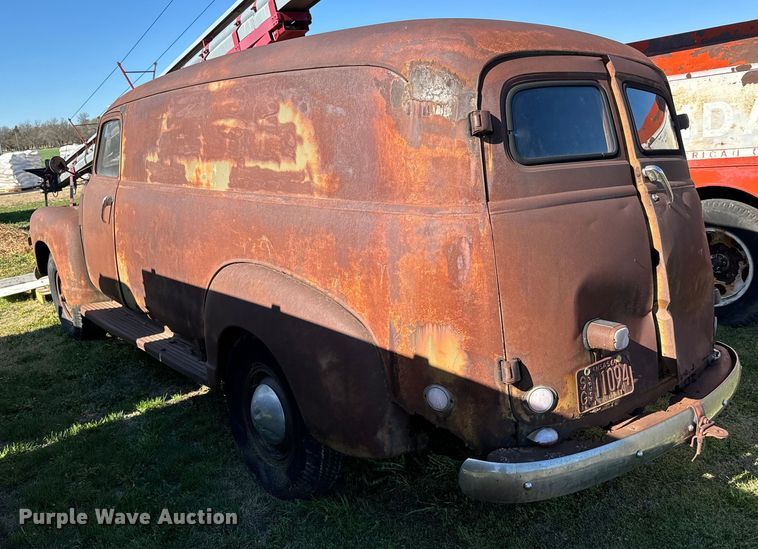 image for item NH9073 1948 Chevrolet  Carryall  SUV