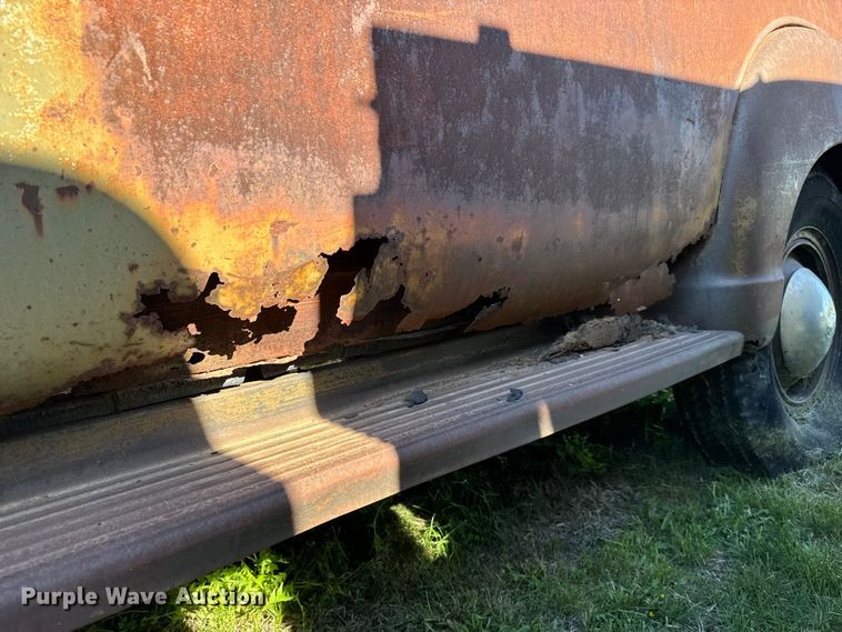 image for item NH9073 1948 Chevrolet  Carryall  SUV