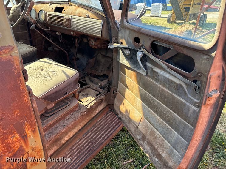 image for item NH9073 1948 Chevrolet  Carryall  SUV