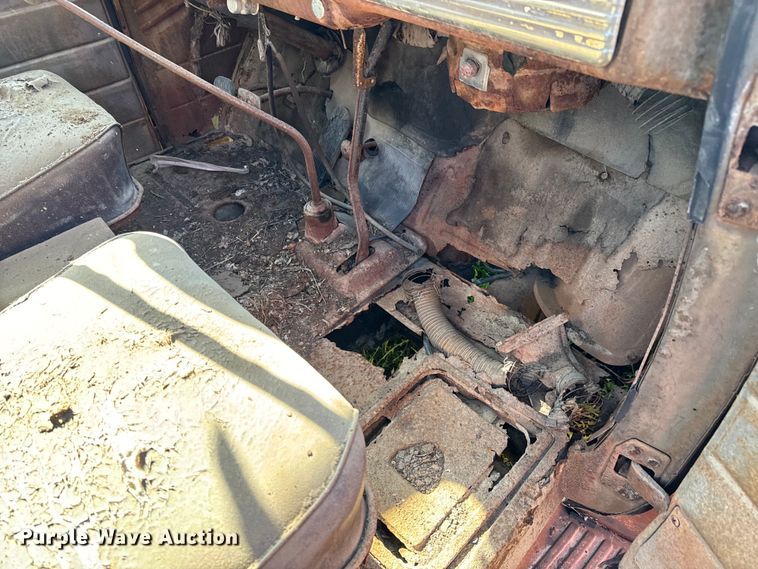 image for item NH9073 1948 Chevrolet  Carryall  SUV