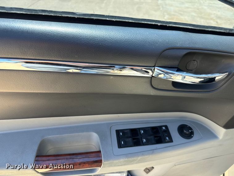 image for item NH9084 2006 Chrysler  300C 