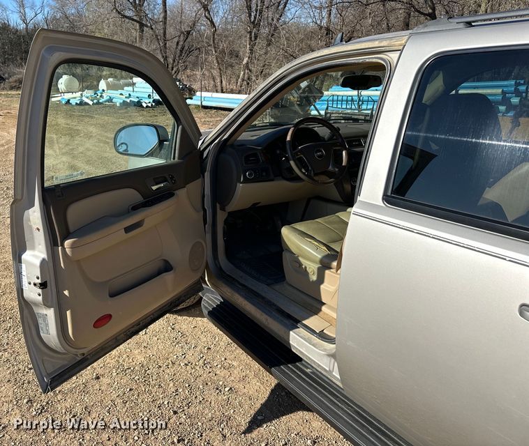 image for item NJ9495 2007 GMC Yukon XL SLT SUV