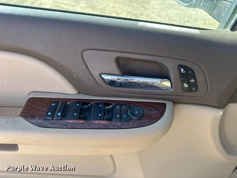 image for item NJ9495 2007 GMC Yukon XL SLT SUV