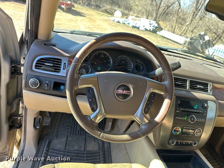 image for item NJ9495 2007 GMC Yukon XL SLT SUV