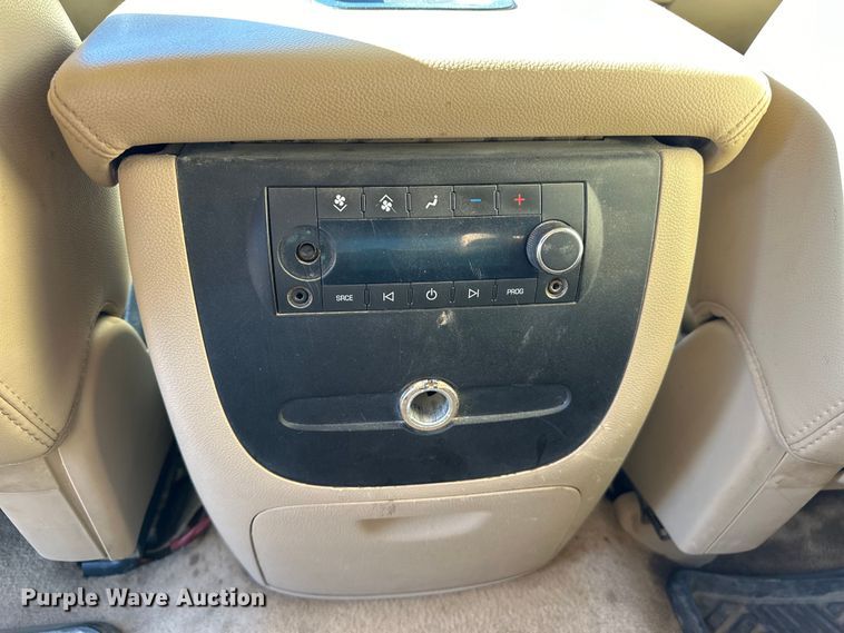 image for item NJ9495 2007 GMC Yukon XL SLT SUV