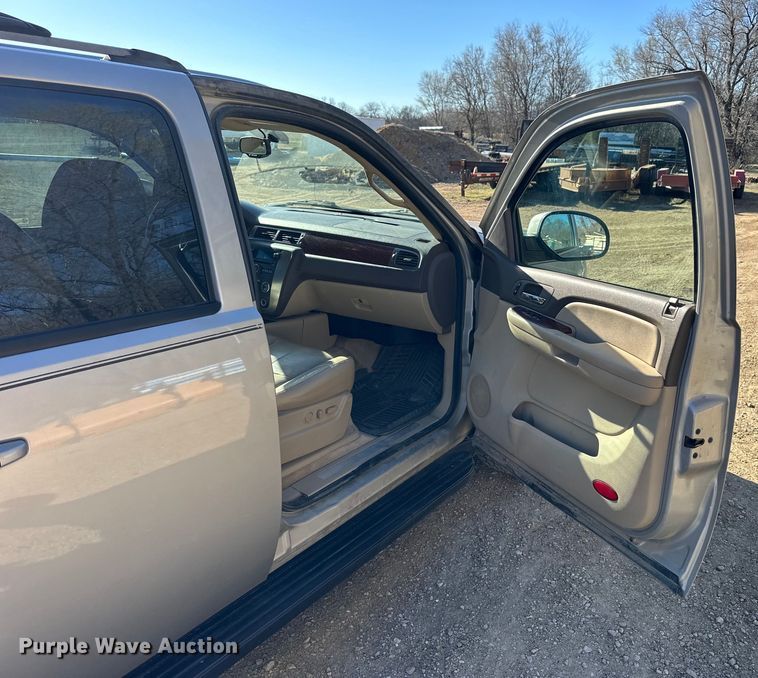 image for item NJ9495 2007 GMC Yukon XL SLT SUV