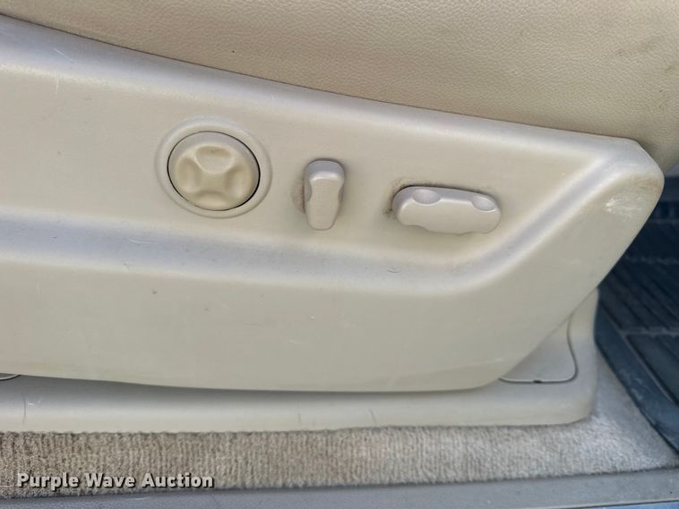 image for item NJ9495 2007 GMC Yukon XL SLT SUV