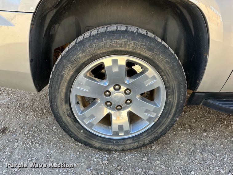 image for item NJ9495 2007 GMC Yukon XL SLT SUV