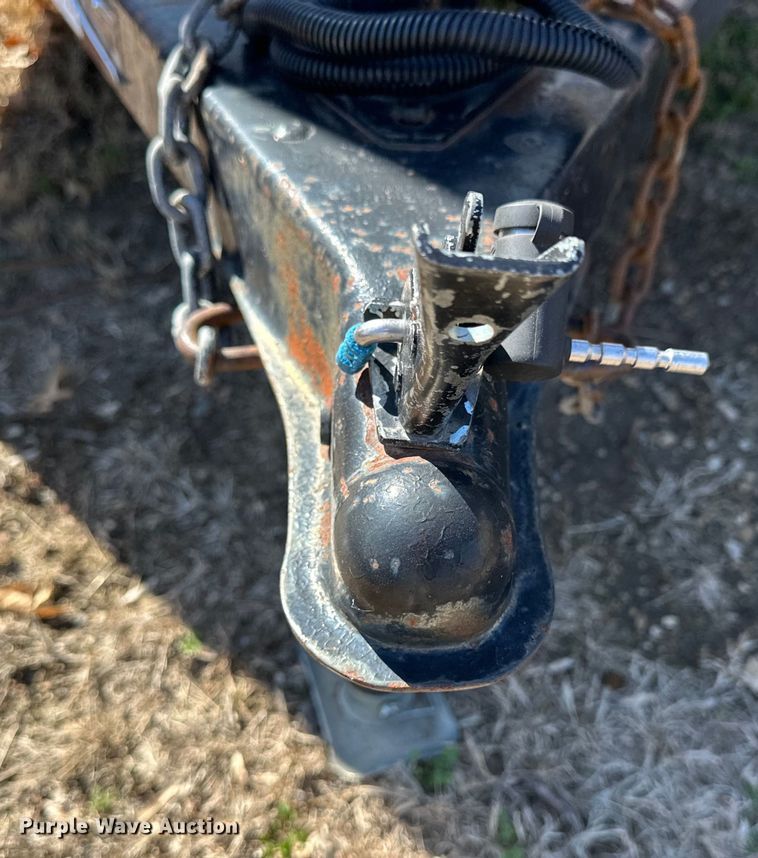 image for item NJ9506 2017 Lark VT612SA enclosed cargo trailer