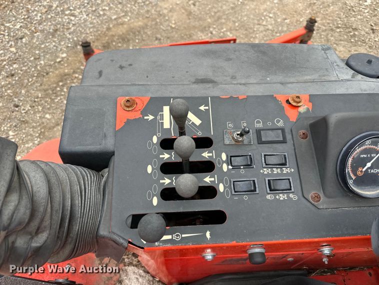 image for item NT9056 2006 Jacobsen  ZTR lawn mower