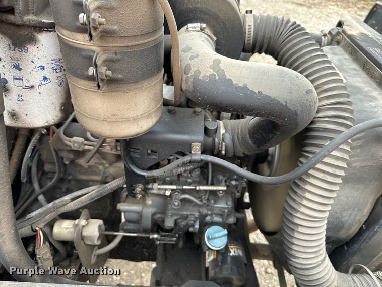 image for item NT9056 2006 Jacobsen  ZTR lawn mower