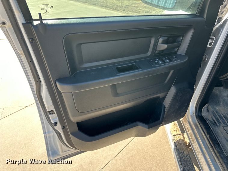 image for item OC9547 2016 Dodge Ram 1500 Crew Cab pickup truck