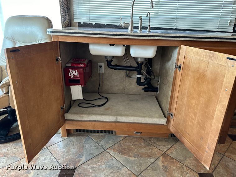 image for item OE9005 2008 Gulf Stream  Tour Master RV