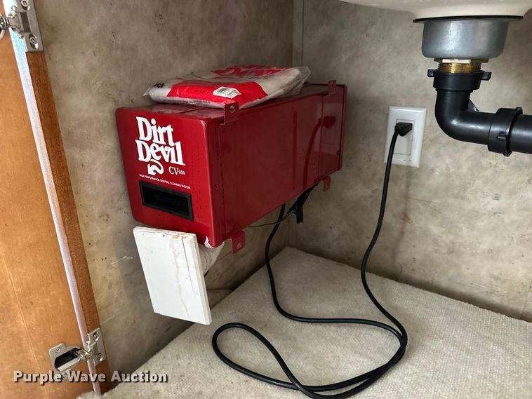 image for item OE9005 2008 Gulf Stream  Tour Master RV