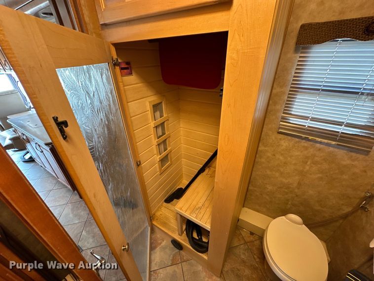 image for item OE9005 2008 Gulf Stream  Tour Master RV