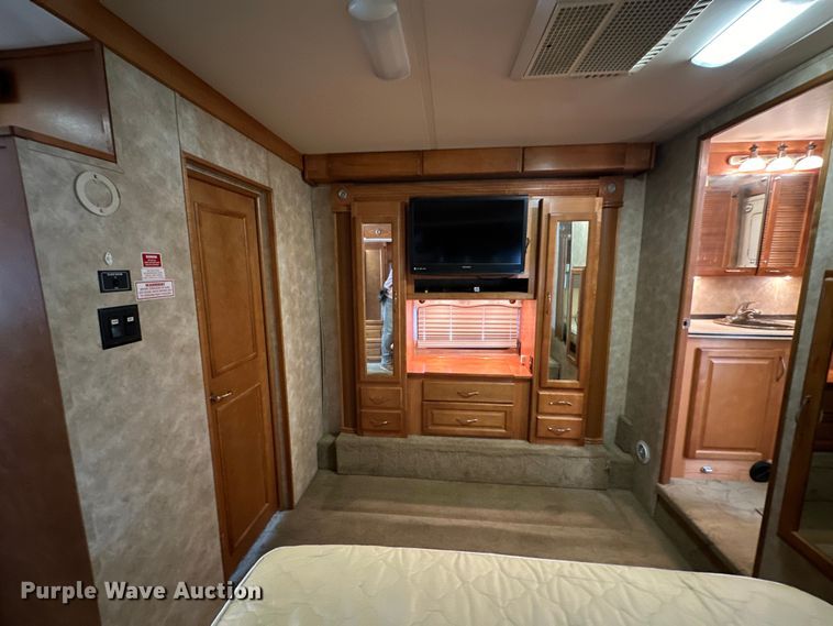 image for item OE9005 2008 Gulf Stream  Tour Master RV