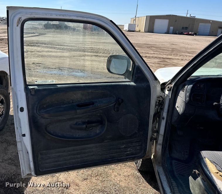 image for item OE9010 2001 Dodge  Ram 1500 Quad Cab pickup truck