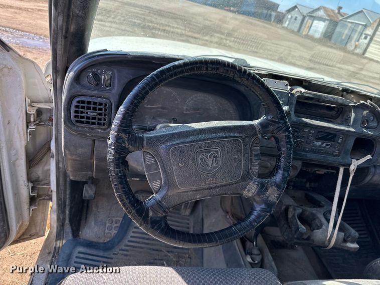 image for item OE9010 2001 Dodge  Ram 1500 Quad Cab pickup truck