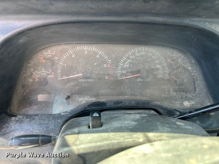 image for item OE9010 2001 Dodge  Ram 1500 Quad Cab pickup truck