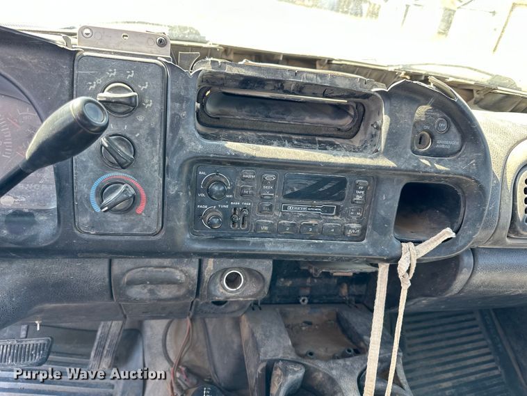 image for item OE9010 2001 Dodge  Ram 1500 Quad Cab pickup truck