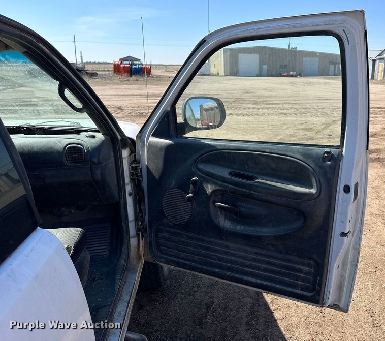 image for item OE9010 2001 Dodge  Ram 1500 Quad Cab pickup truck