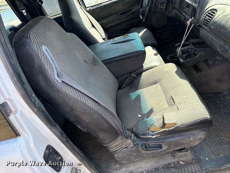 image for item OE9010 2001 Dodge  Ram 1500 Quad Cab pickup truck