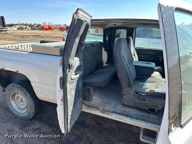 image for item OE9010 2001 Dodge  Ram 1500 Quad Cab pickup truck