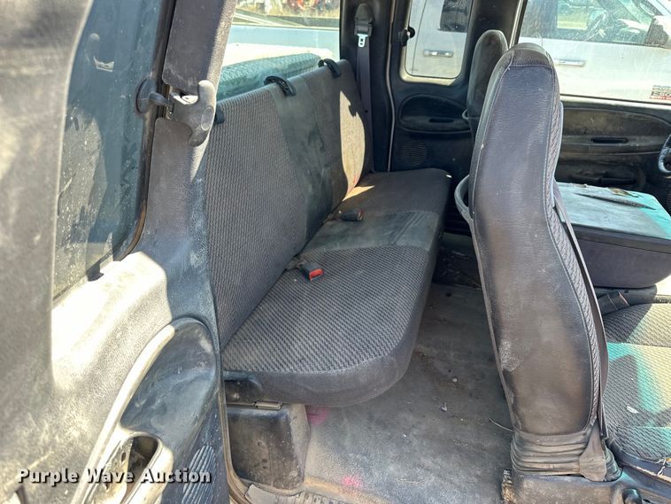 image for item OE9010 2001 Dodge  Ram 1500 Quad Cab pickup truck