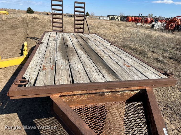 image for item OE9016 1979 Circle equipment trailer