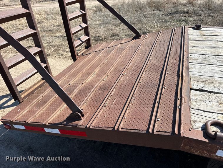 image for item OE9016 1979 Circle equipment trailer